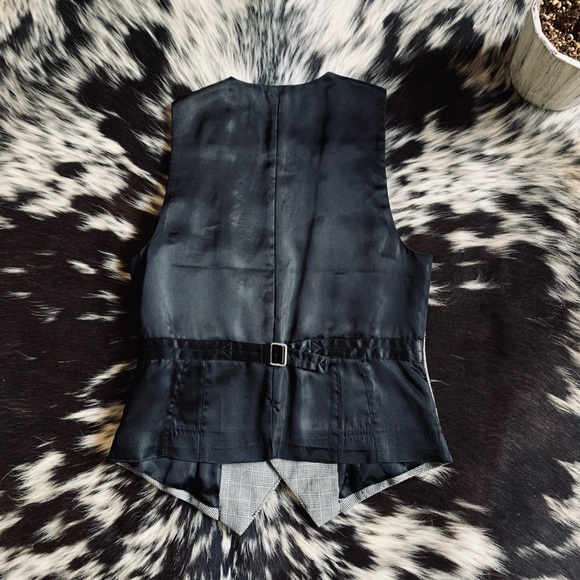 Womens Vest - Picture 3 of 6